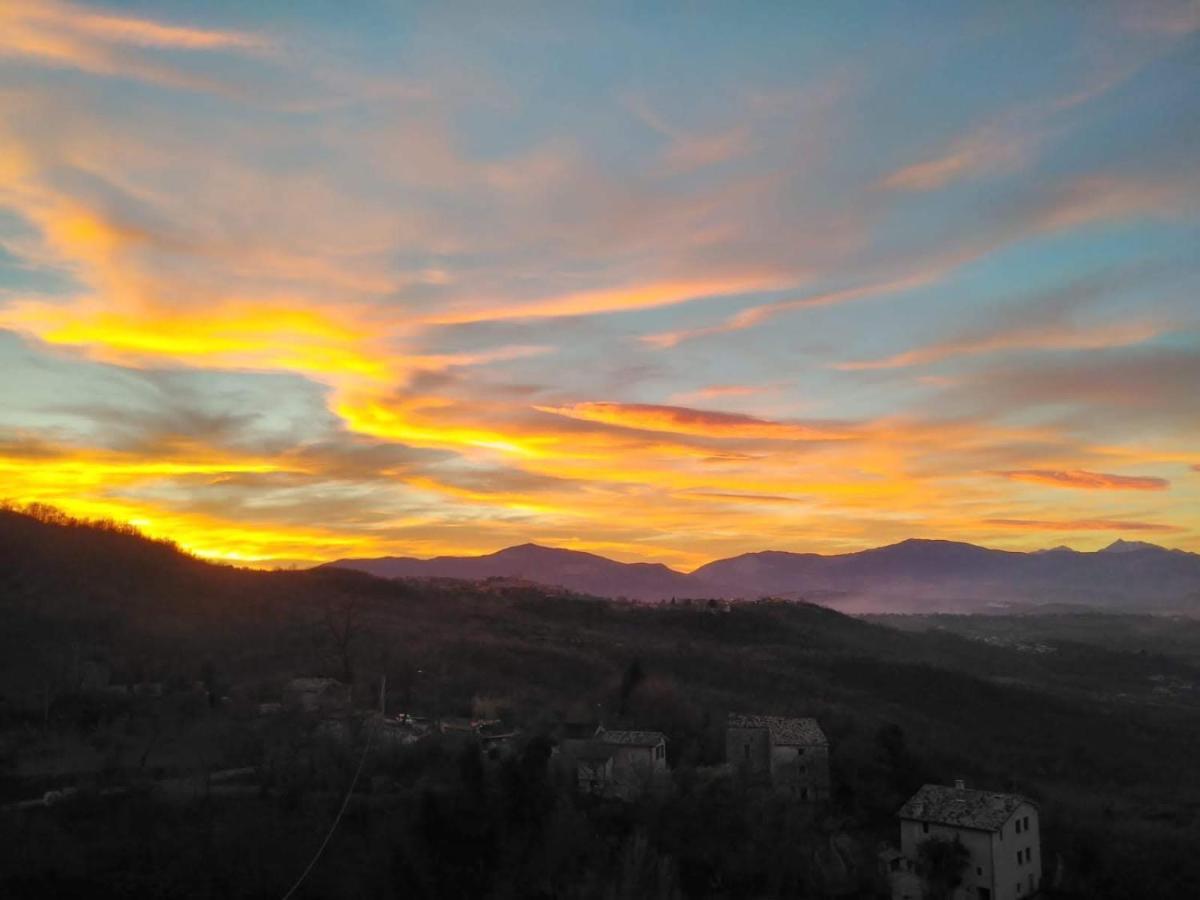 La Casa Dalle Finestre Blu Abbateggio Екстер'єр фото