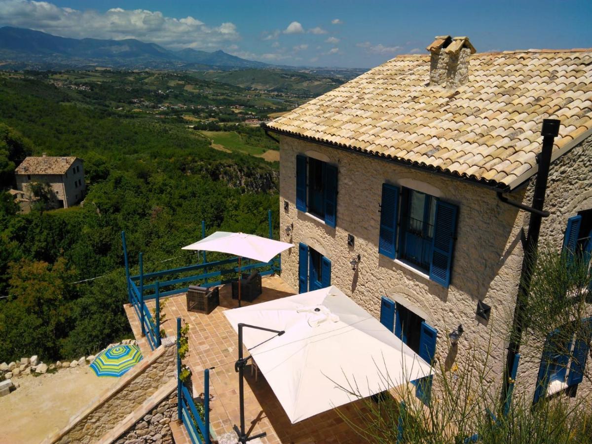 La Casa Dalle Finestre Blu Abbateggio Екстер'єр фото
