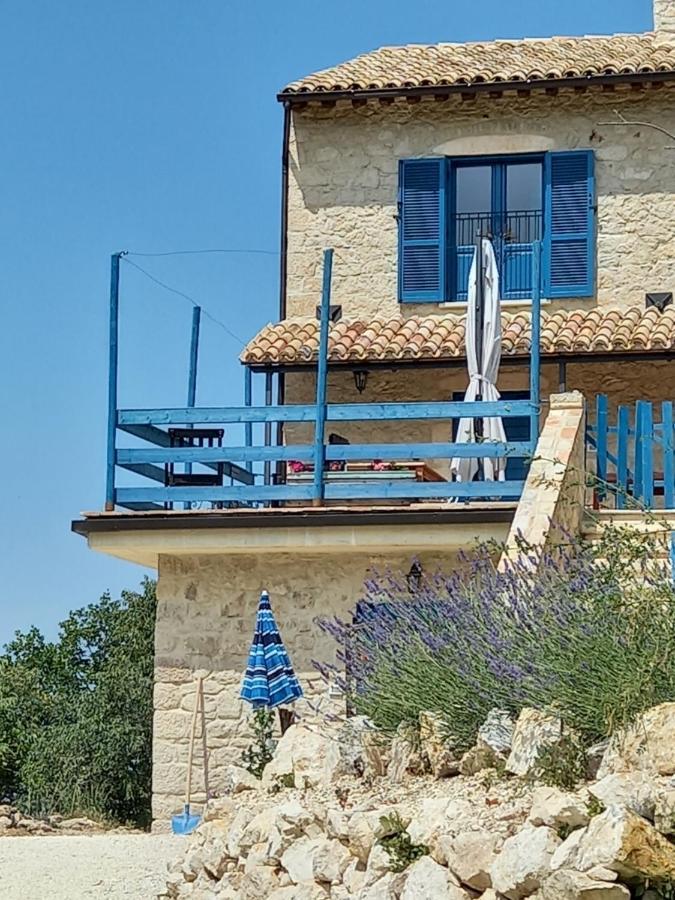 La Casa Dalle Finestre Blu Abbateggio Екстер'єр фото