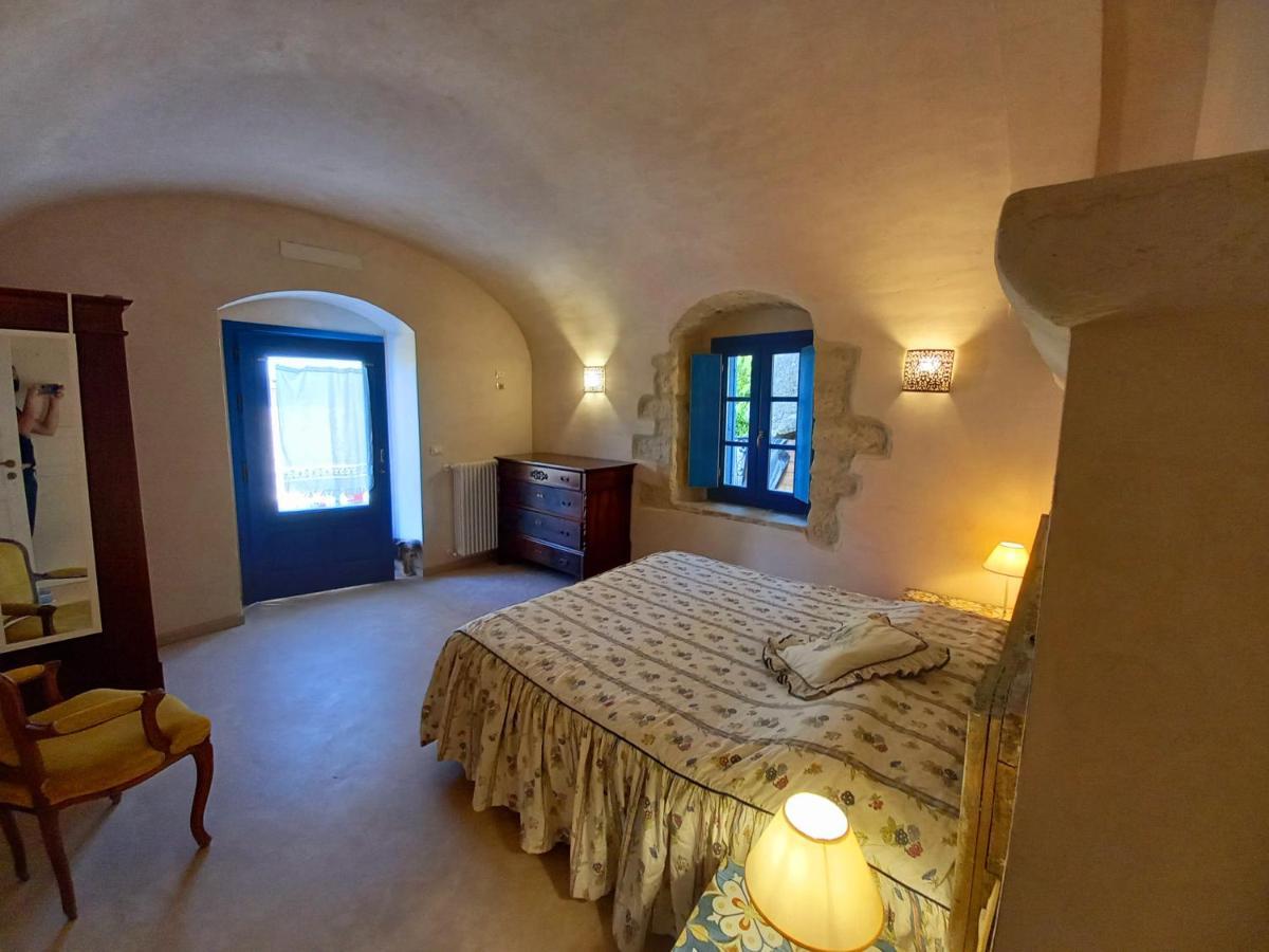 La Casa Dalle Finestre Blu Abbateggio Екстер'єр фото
