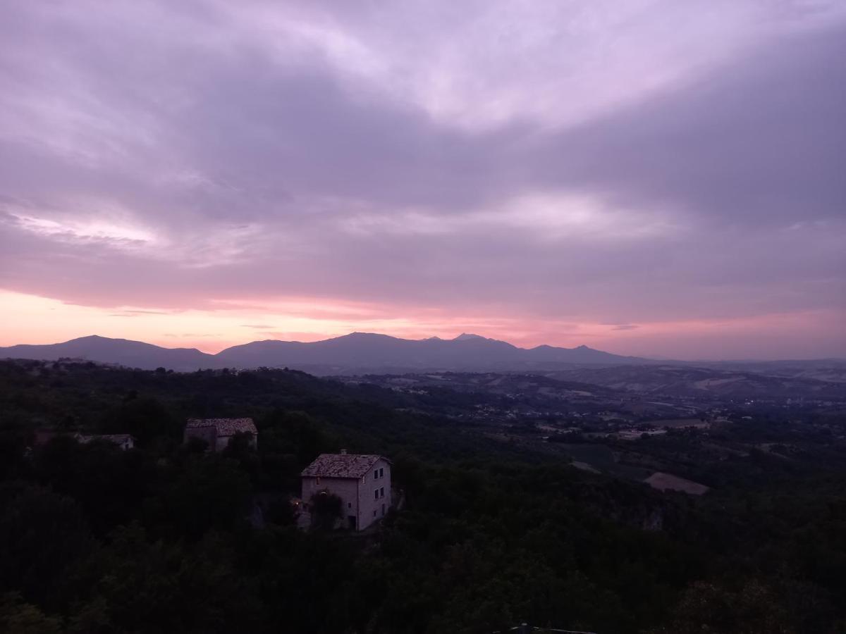 La Casa Dalle Finestre Blu Abbateggio Екстер'єр фото