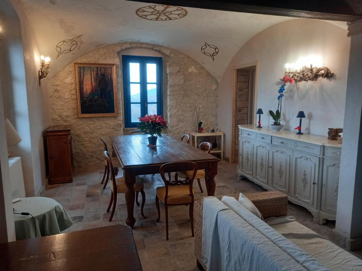 La Casa Dalle Finestre Blu Abbateggio Екстер'єр фото