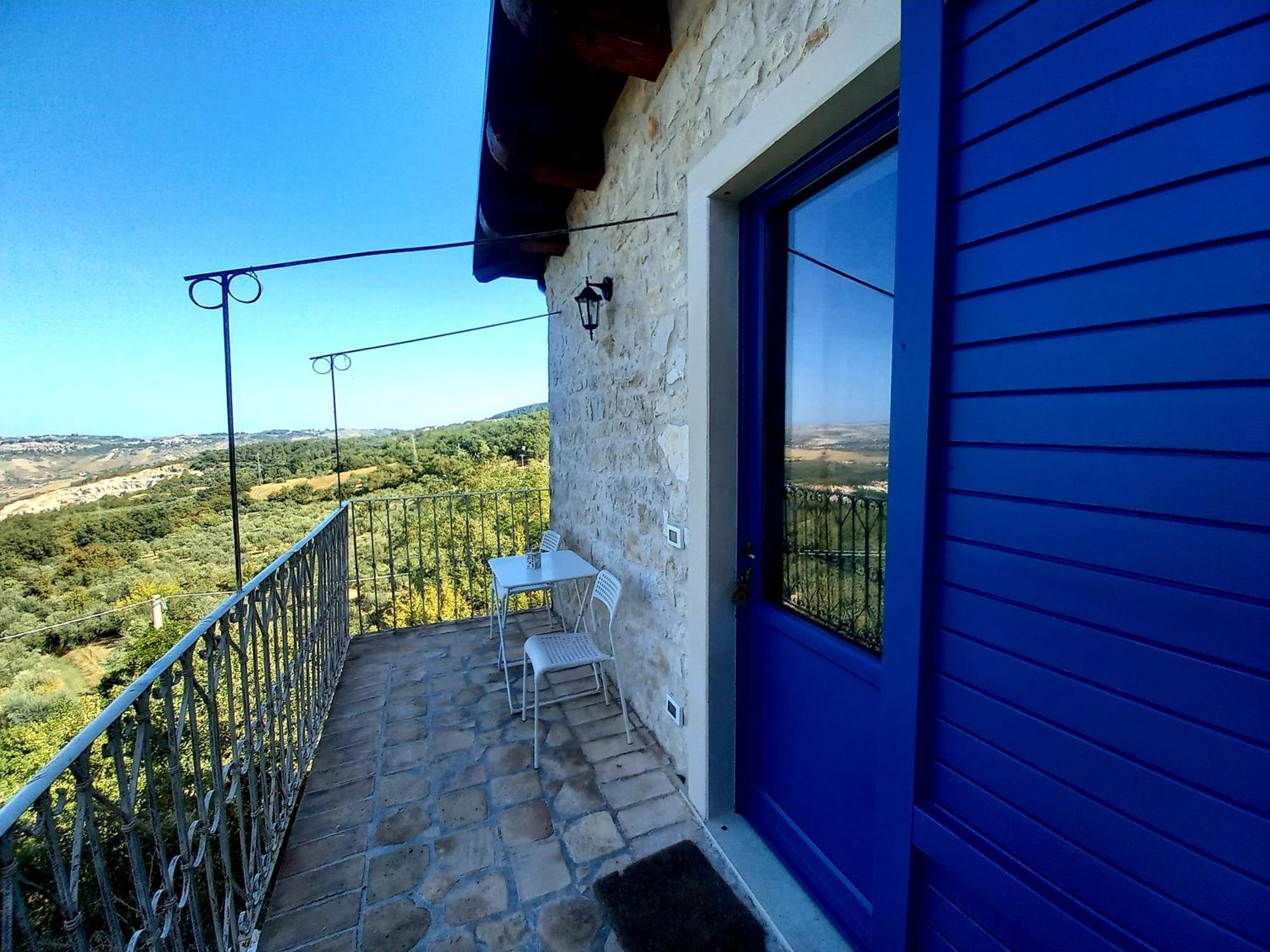 La Casa Dalle Finestre Blu Abbateggio Екстер'єр фото