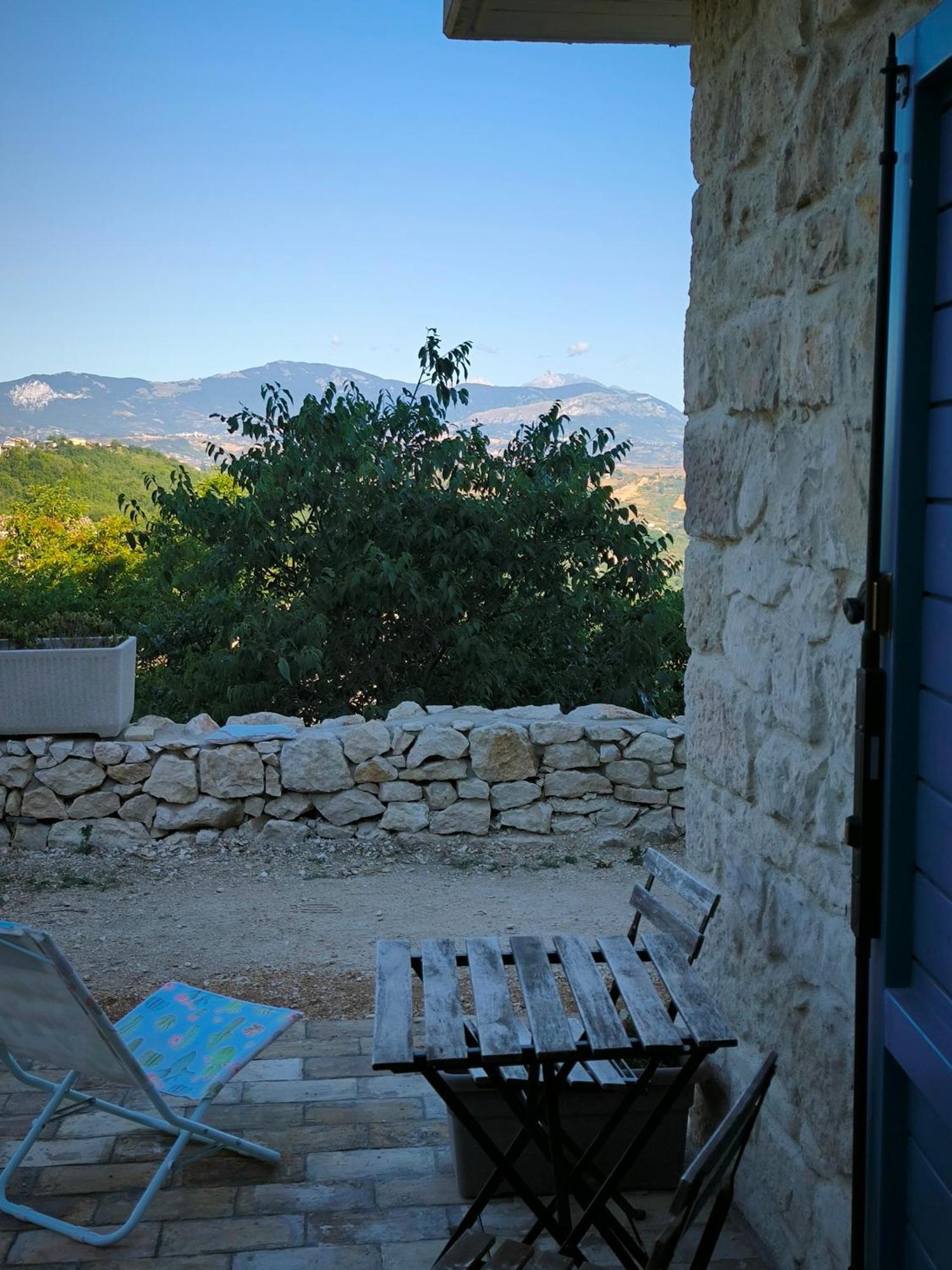 La Casa Dalle Finestre Blu Abbateggio Екстер'єр фото