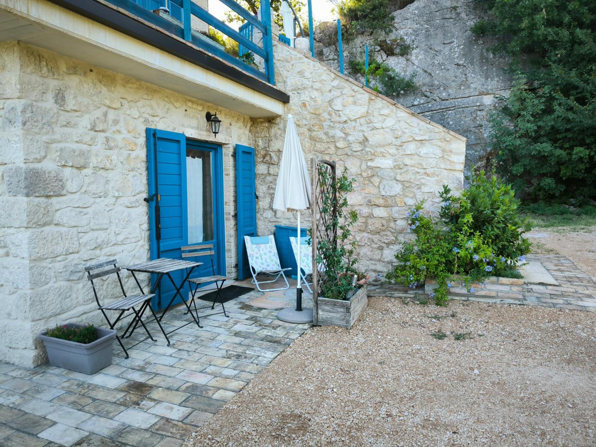 La Casa Dalle Finestre Blu Abbateggio Екстер'єр фото